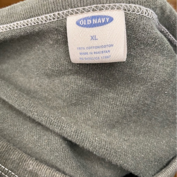 Old Navy Avocado green. 100 % Cotton. XL - Picture 3 of 3